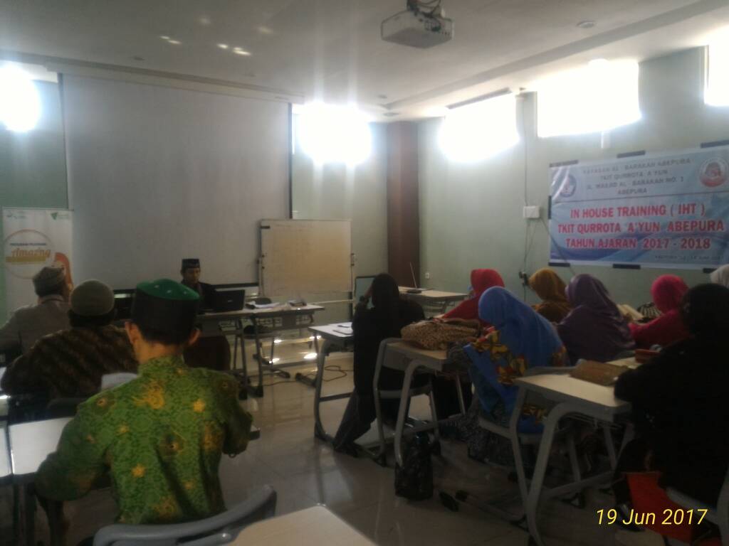 pengajar Quran di Papua, amazing-muslimah-papua
